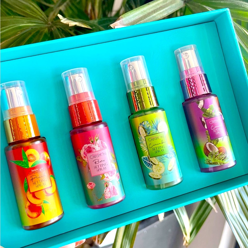 Set of 4 mini face setting spray. (Peach, rose, cucumber,coconut).